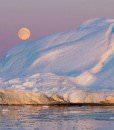 evening-icebergs-greenland-north-europe-travel